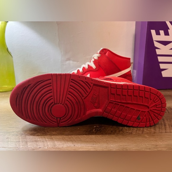 Nike Dunk High ‘First Use’ Red - Picture 7 of 9